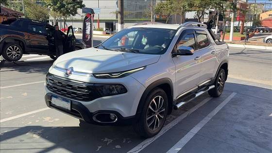 FIAT TORO 2.0 16V TURBO DIESEL RANCH 4WD AT9 FIAT TORO 2.0 16V TURBO DIESEL RANCH 4WD AT9